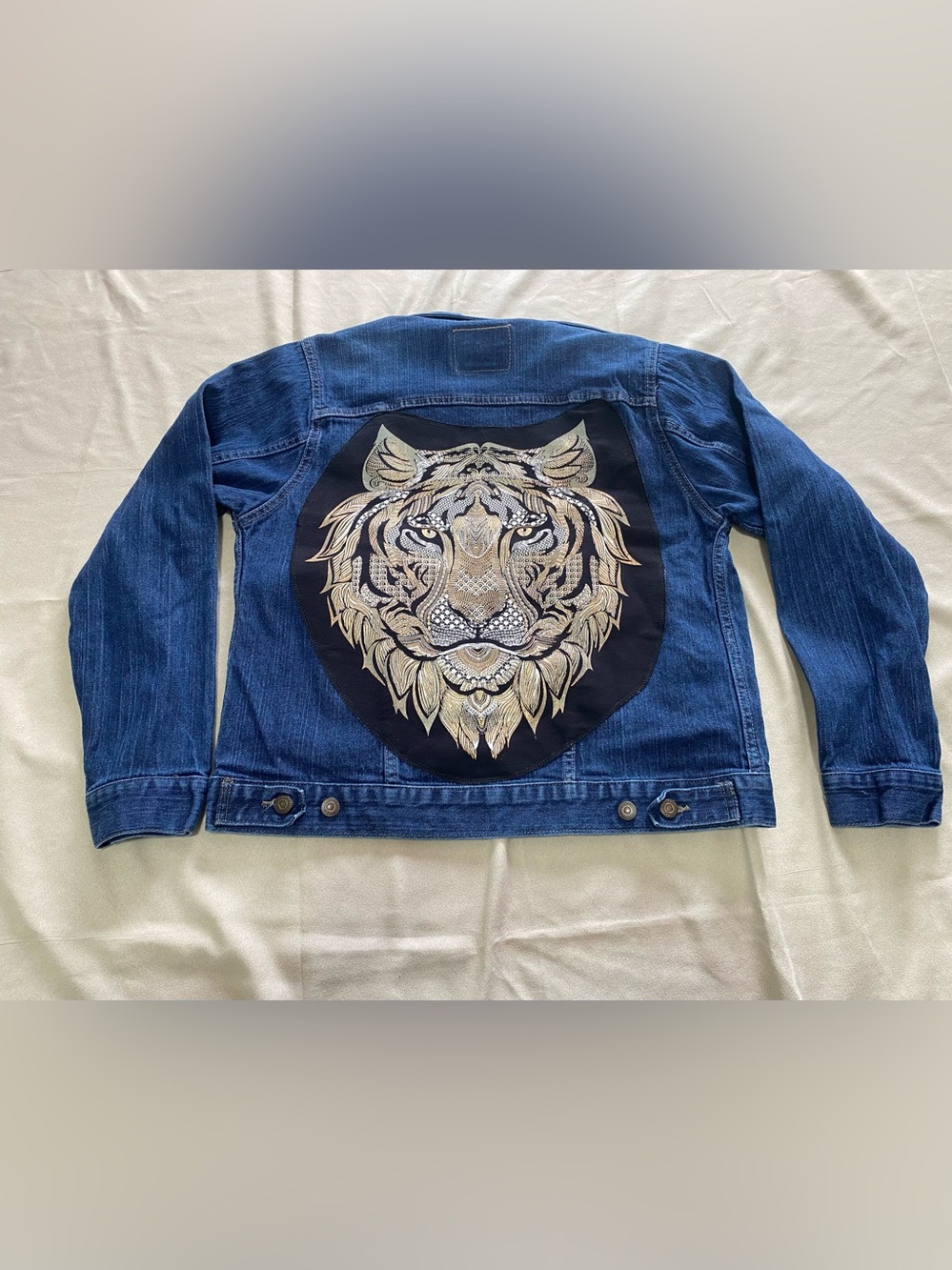 1925 Women’s Medium/Youth XL Blue Denim Jacket with Tiger Back Patch